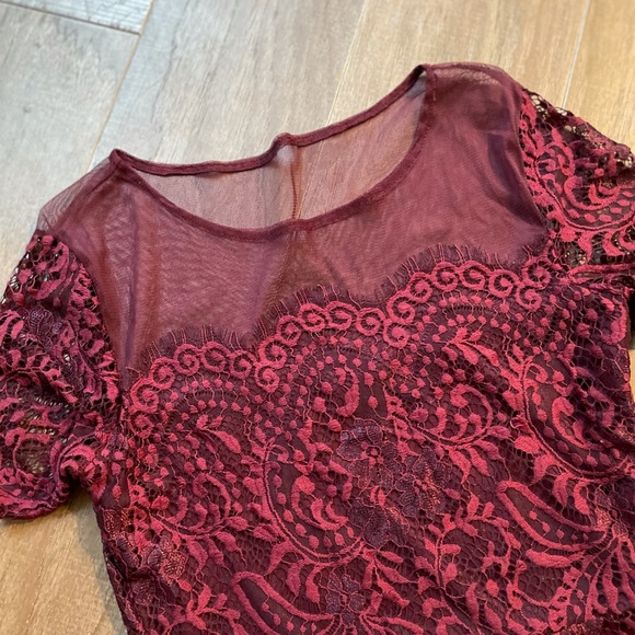 NÉW WITH TAGS LACE/MESH LONG SLEEVE TIGHT DRESS - Picture 3 of 11